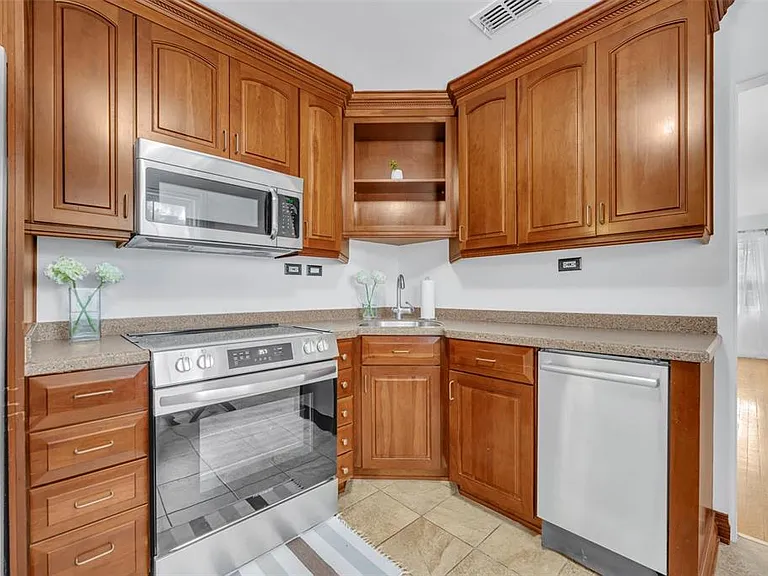 612 E Kaley St — Photo 9