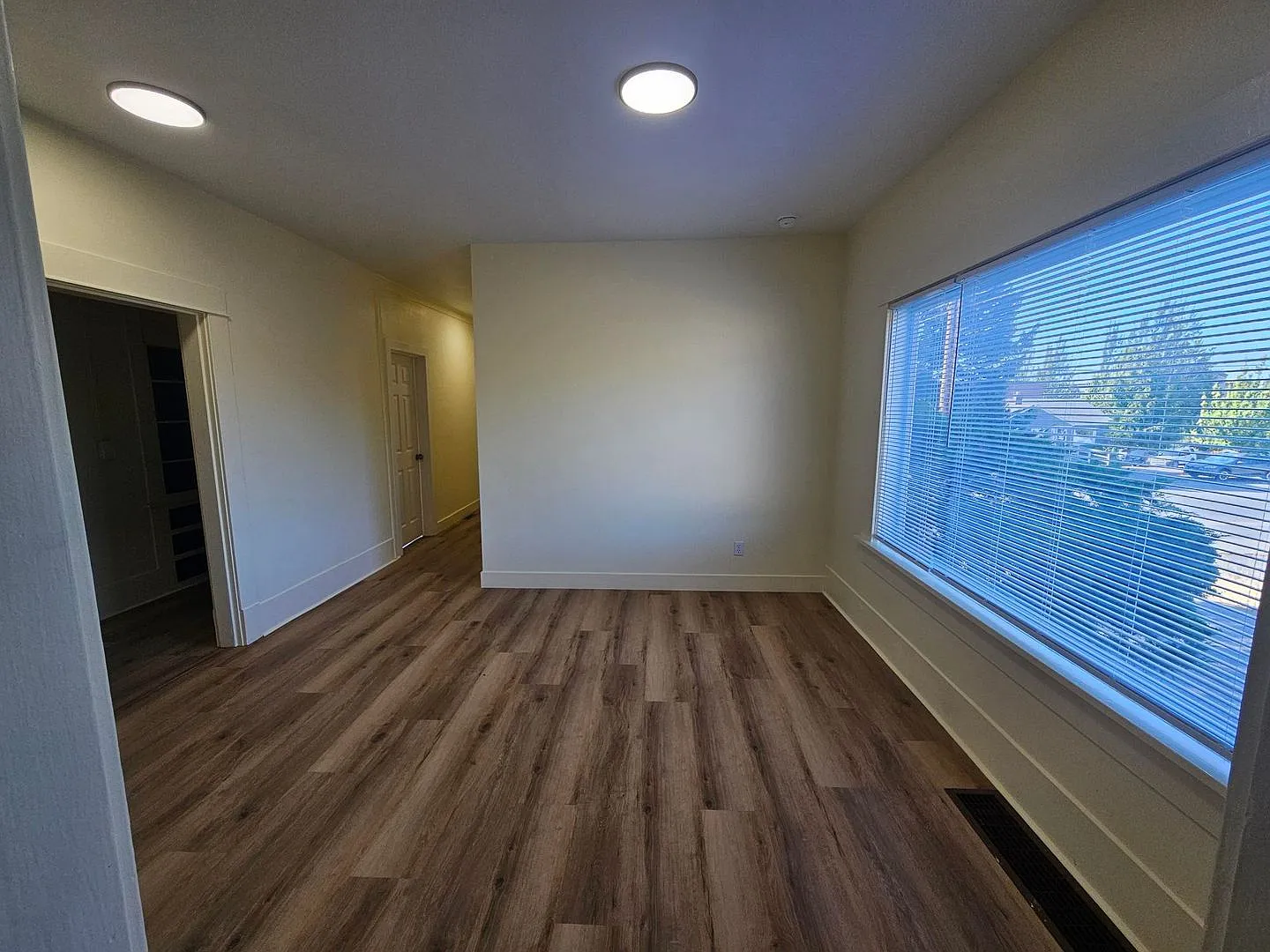 3-bedroom home located in the heart of Fairhaven! — Photo 4