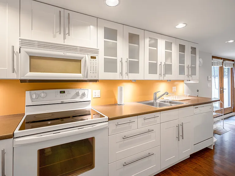 1617 W 49th Ave — Photo 10