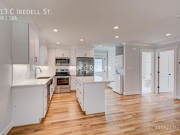 2nd image of 913C Iredell St
