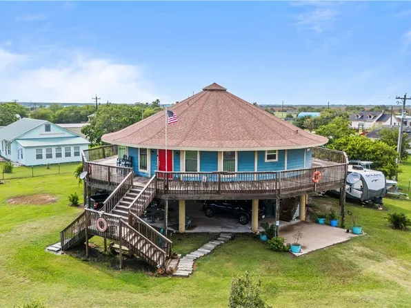 1504 W Saint Louis Ave, Seadrift, TX 77983