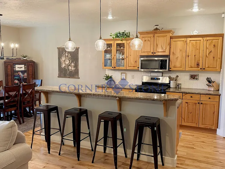 708 S Woodhaven Ave — Photo 3