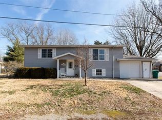 102 N 9th St, Mascoutah, IL 62258