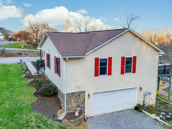 230 Forest Edge Rd, Wirtz, VA 24184