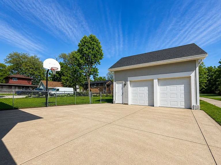 3303 University Ave — Photo 31