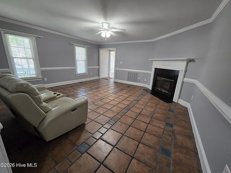 102 White Oak Dr — Photo 14