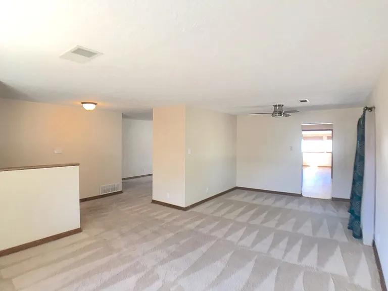 3621 Candlelight Dr NE — Photo 7