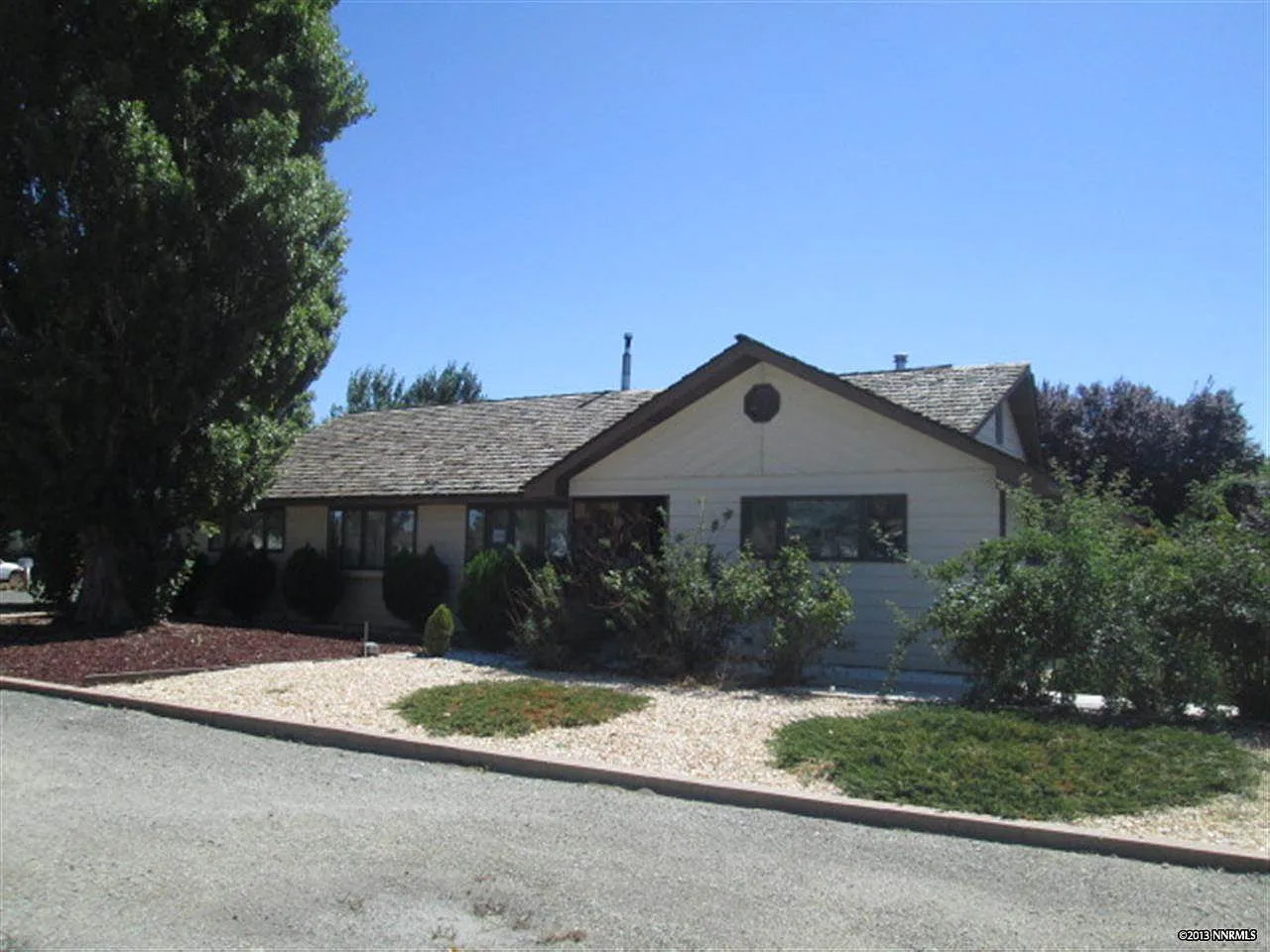 20 Willow Dr photo 1