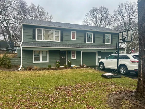9627 Kessler St, Overland Park, KS 66212