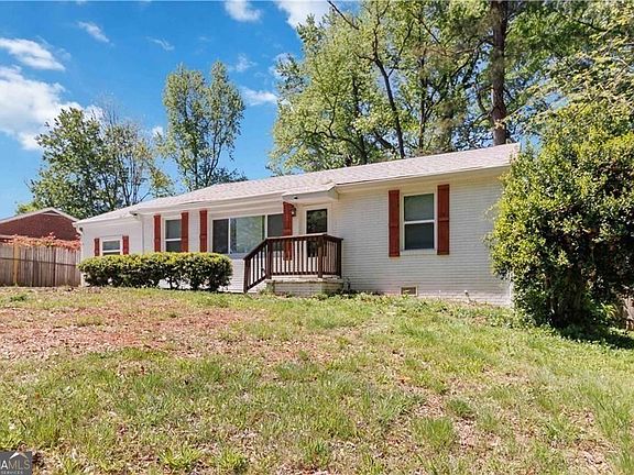 2nd image of 1907 Clarke Ln