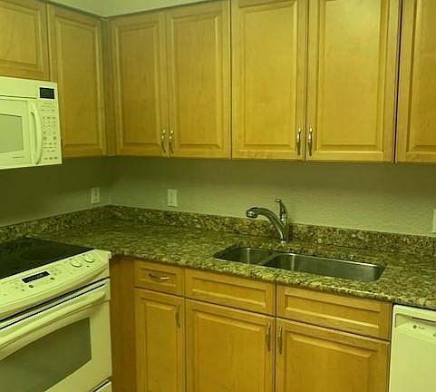 5th image of 1000 Spanish River Rd APT 3B