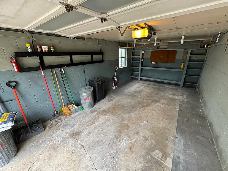 804 Elmwood Ln — Photo 36