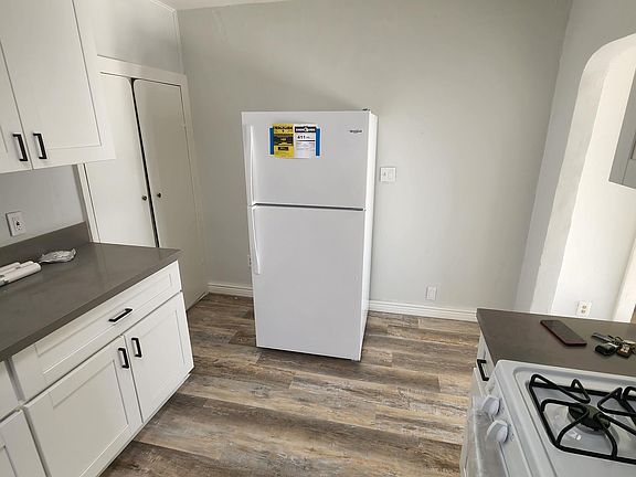 4th image of 3711 41st St