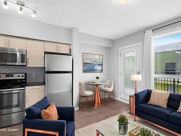 1740 N 9th St NW #402, Calgary, AB T2M 4Z5