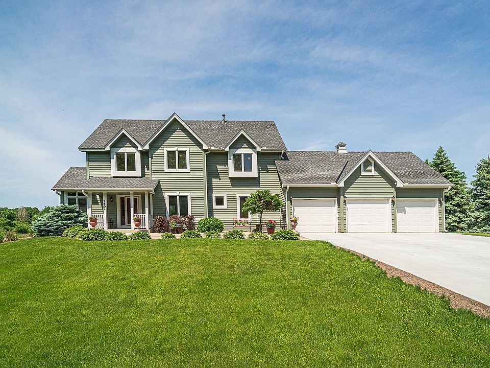 1st image of 2604 Lakeview Dr