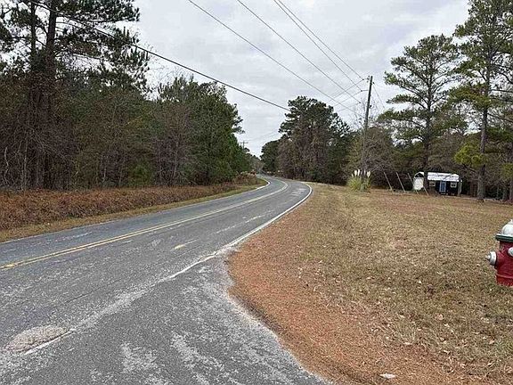 Exterior Neighborhood (street photo)