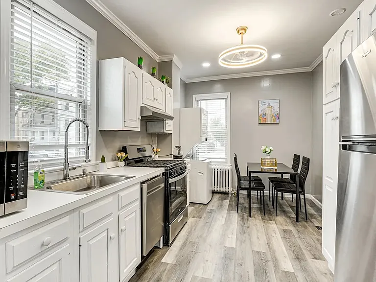 77 Laidlaw Ave #3 — Photo 22