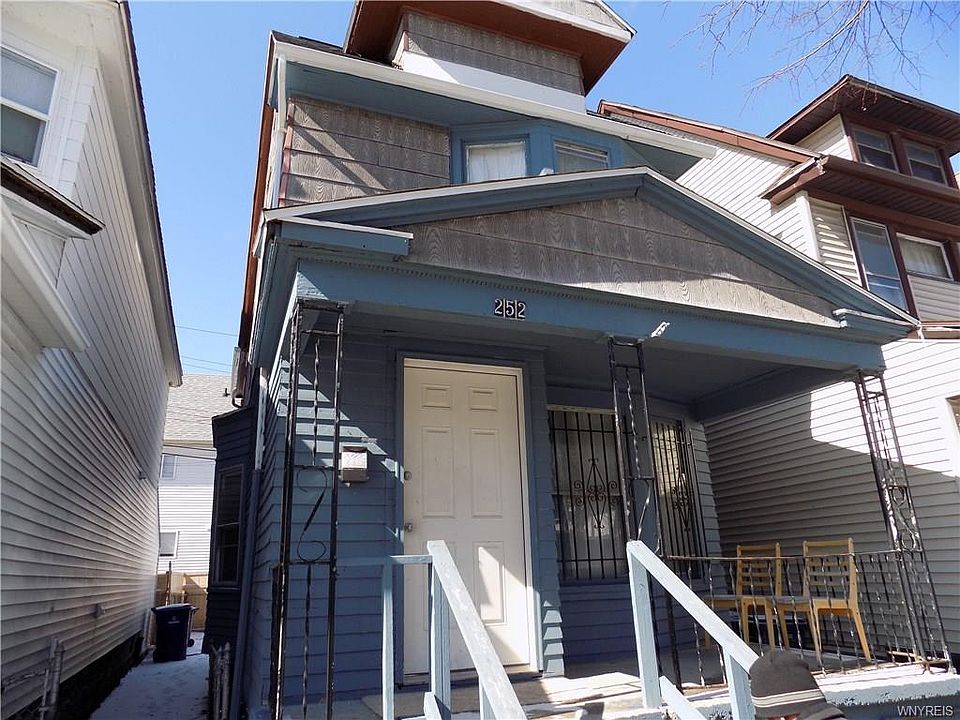 1st image of 252 Parkdale Ave