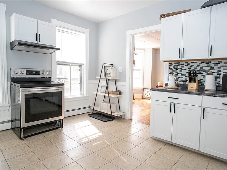 73 Green Hill Pkwy #1R — Photo 5