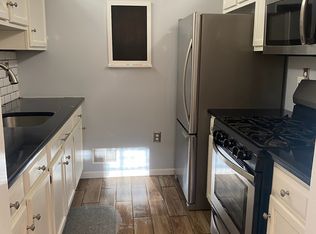 102 Callahan Ct, Newark, NJ 07103