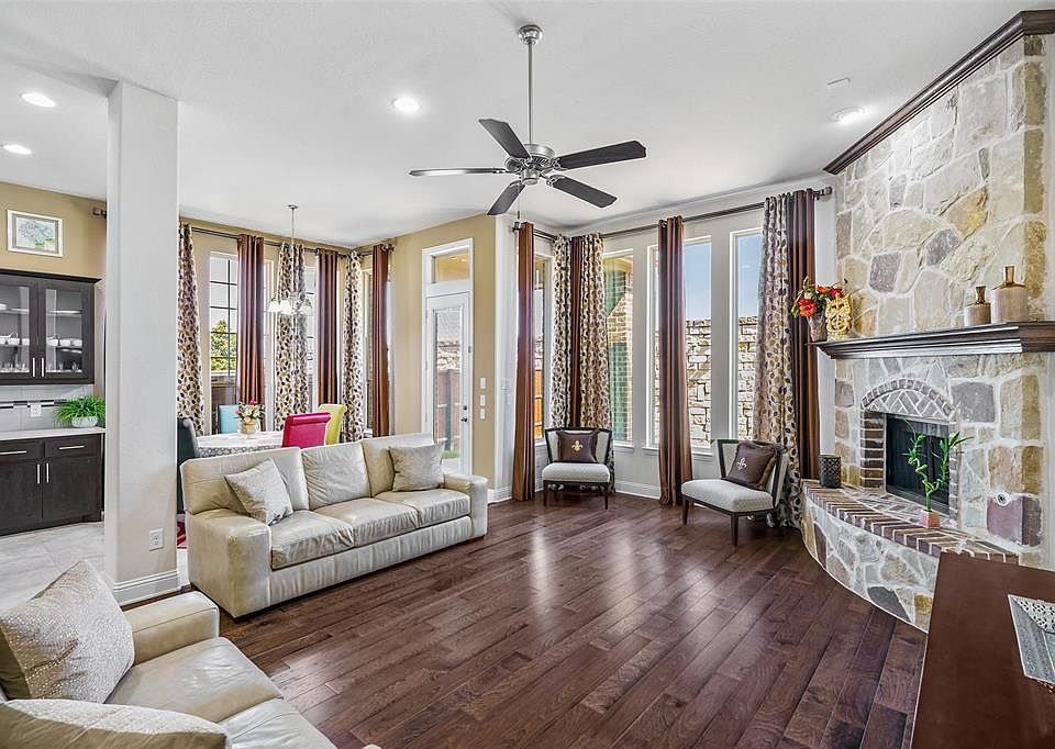 1st image of 205 Warwick Blvd