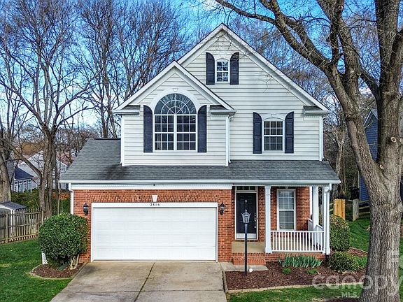 2nd image of 2816 Robyns Glen Dr