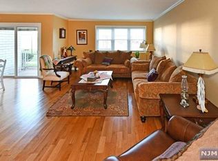 1111 River Rd #H-5-H05, Edgewater, NJ 07020