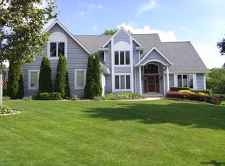 1708 Tallgrass Cir, Waukesha, WI 53188