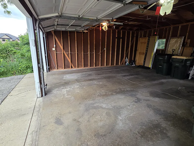 213 E Washington St — Photo 13