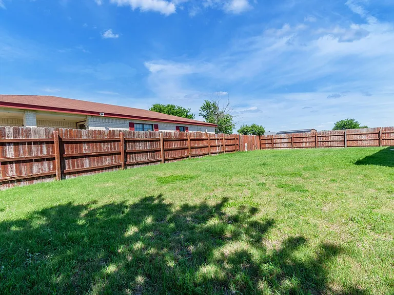 2601 Coy Dr — Photo 29
