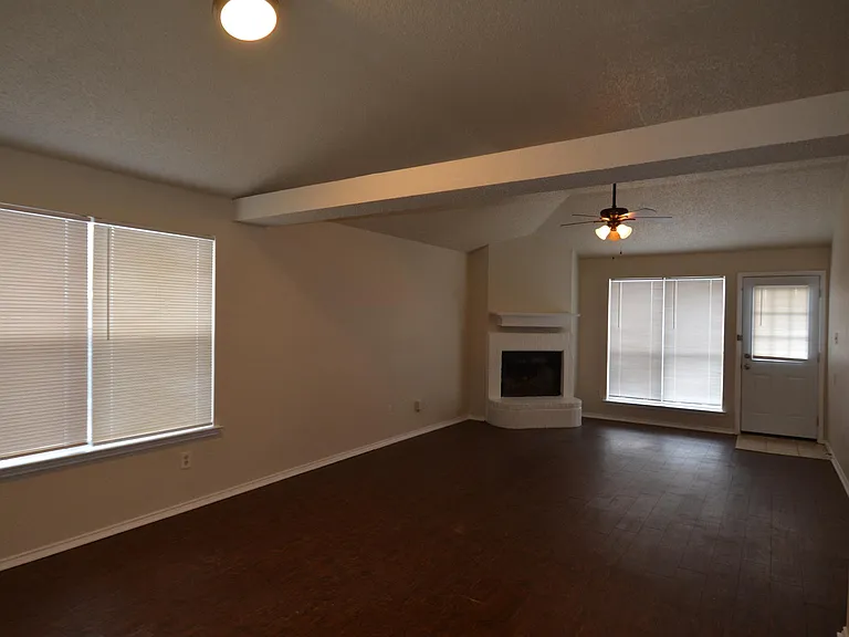 10249 Aurora Dr — Photo 6