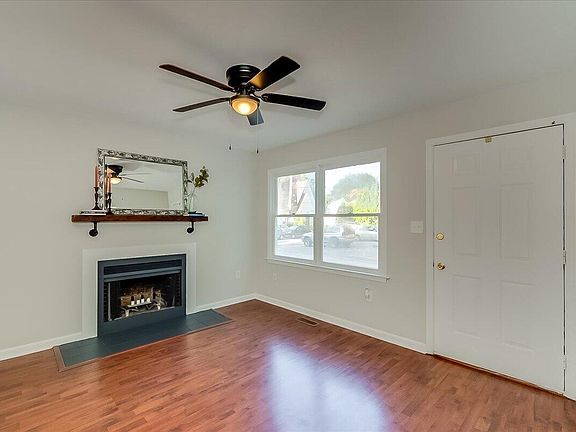 4th image of 13 Fannin Ct