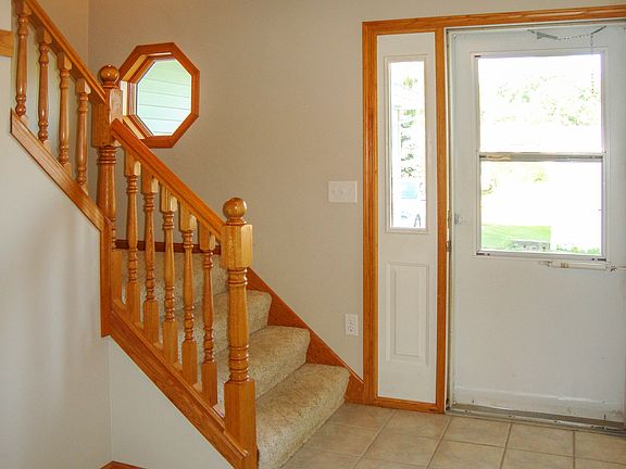 4th image of 61230 Frederick Dr