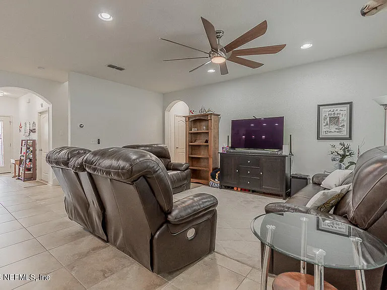 16284 Hunters Hollow Trl — Photo 11