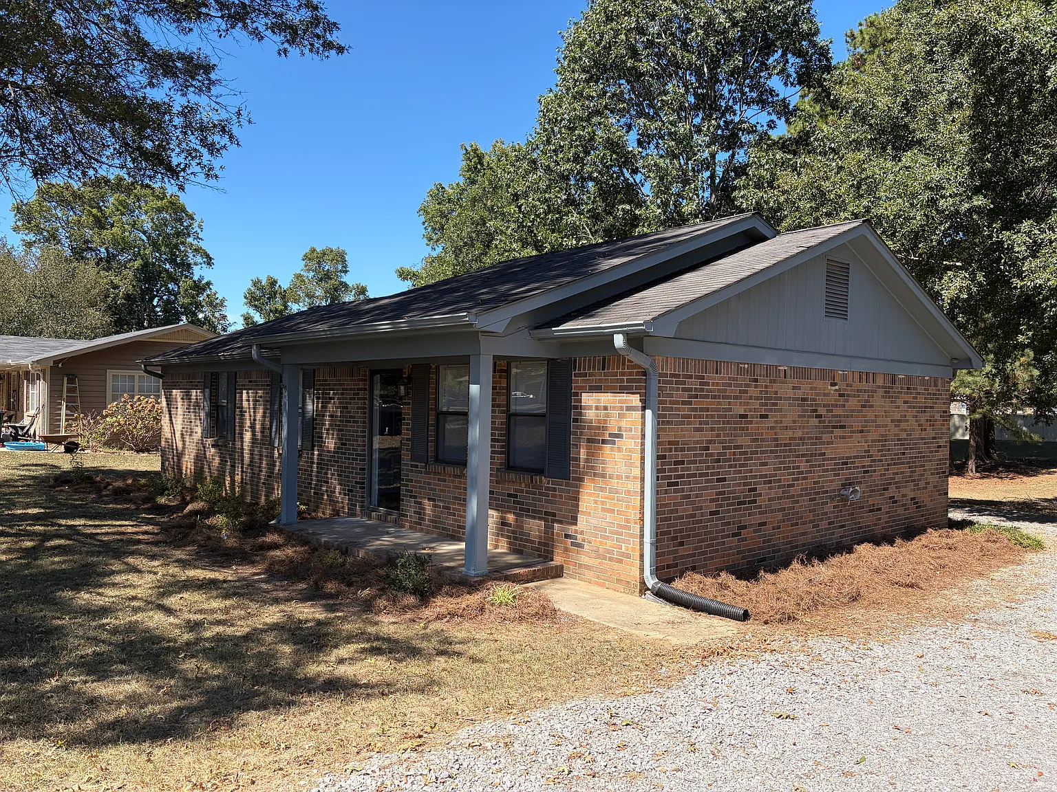 3 bed, 1100 sqft, $1,350 — Photo 2