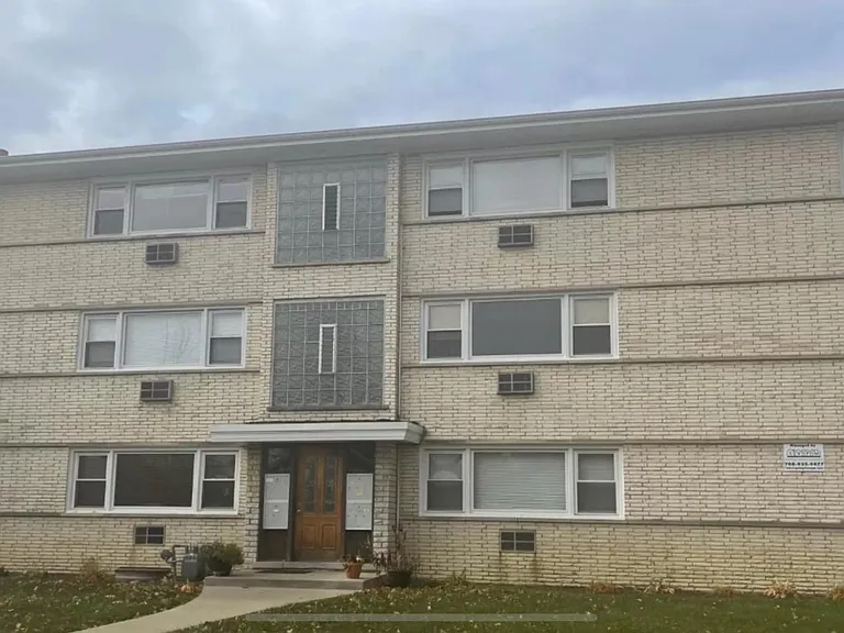 420 Beach Ave #2A — Photo 1