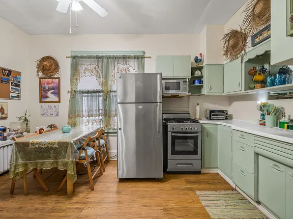 455 East 28th Street image 8 of 28