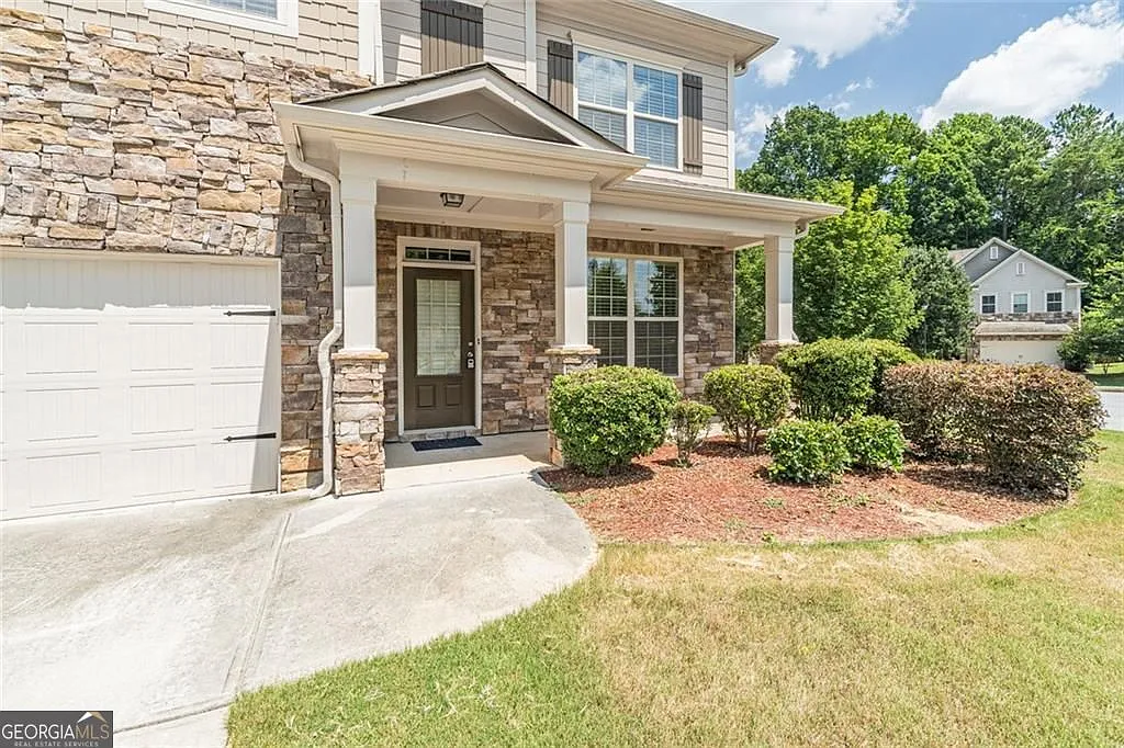 5 bed, 3.0 bath, 2562 sqft, $2,700 — Photo 4