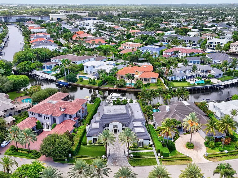 377 E Coconut Palm Rd — Photo 58