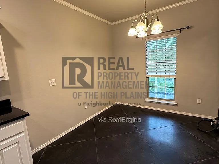 7620 Legacy Pkwy — Photo 9