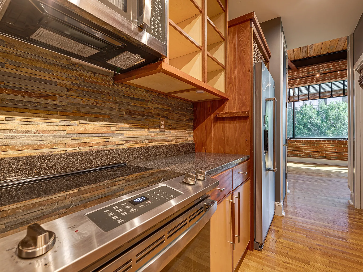 310 Arlington Ave. - Unit 429 — Photo 3