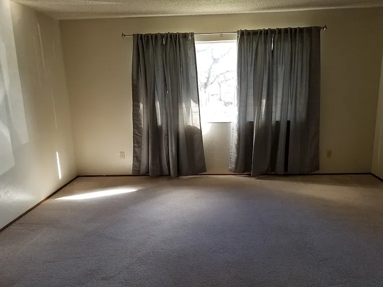 505 Mission Pl — Photo 2