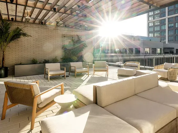 180 Front Street image 20 of 25