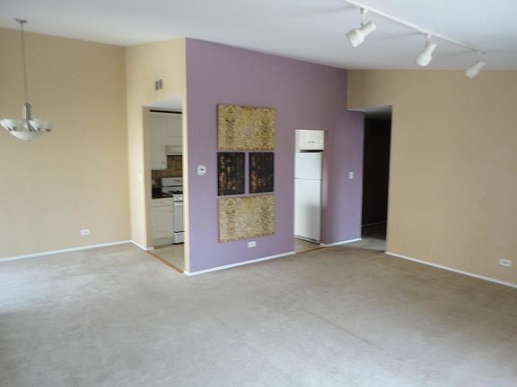 2nd image of 366 Washington Ct