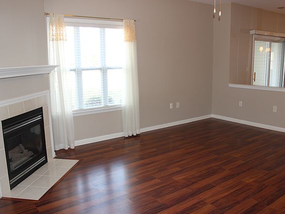 2nd image of 3901 Botsford Ct Unit 103