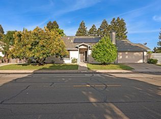 5740 Laguna Park Dr #B, Elk Grove, CA 95758