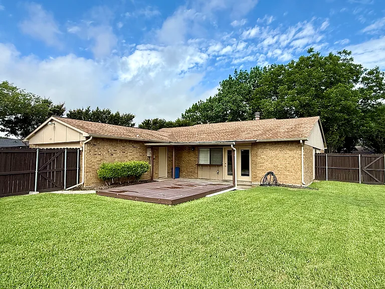 435 Clear Creek Ln — Photo 14