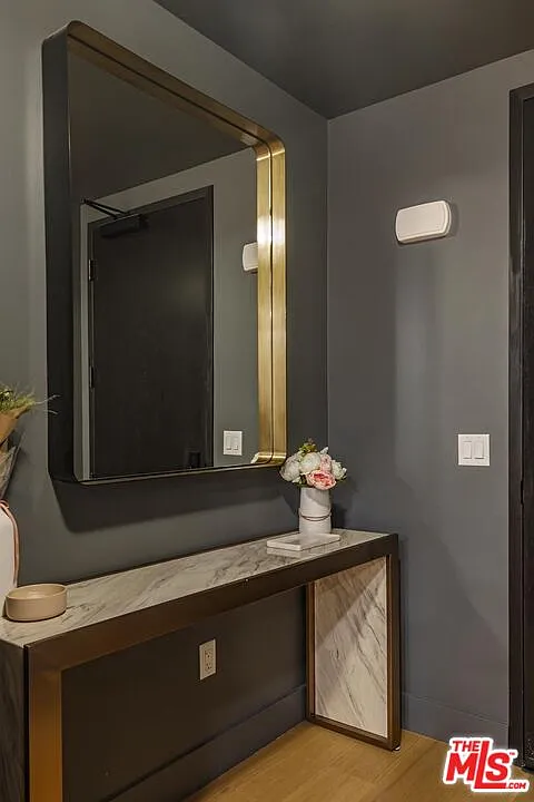 2 bed, 3.0 bath, 1720 sqft, $8,950 — Photo 3