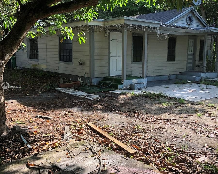1st image of 4730 SW 26th Ter