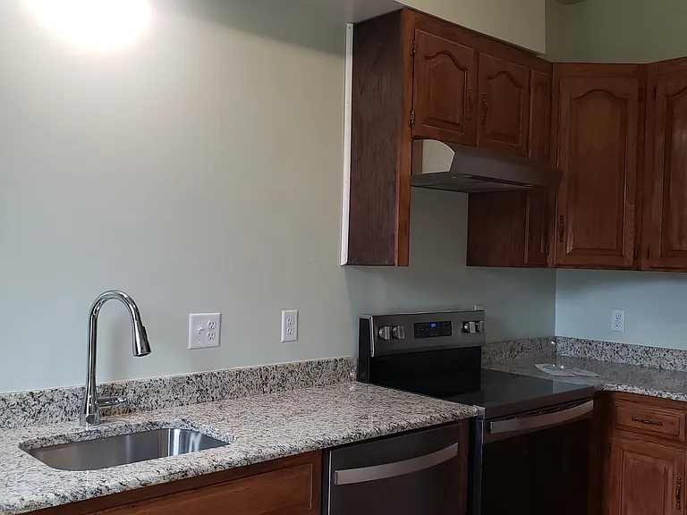 221 W Side Ave — Photo 9